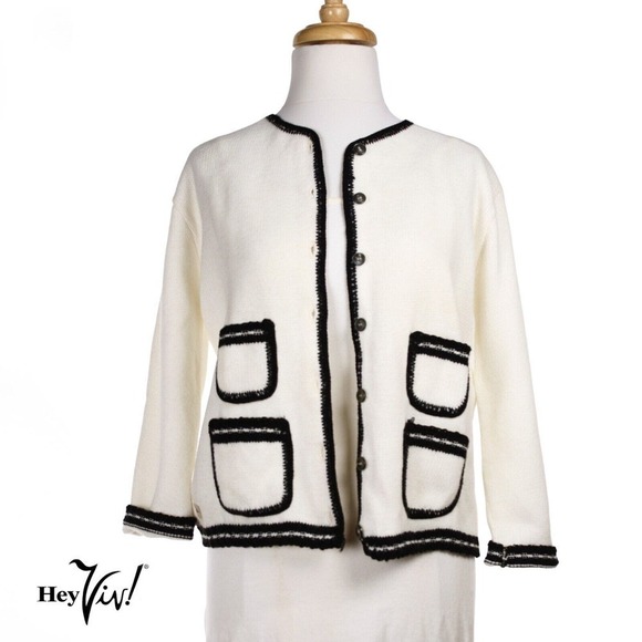 Vintage Sweater Cardigan White w Black Edging Pockets 70s Deadstock 38 - Hey Viv - Picture 2 of 7